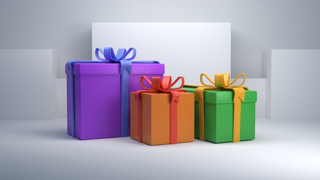  보라색, 주황색, 녹색 선물 상자. 