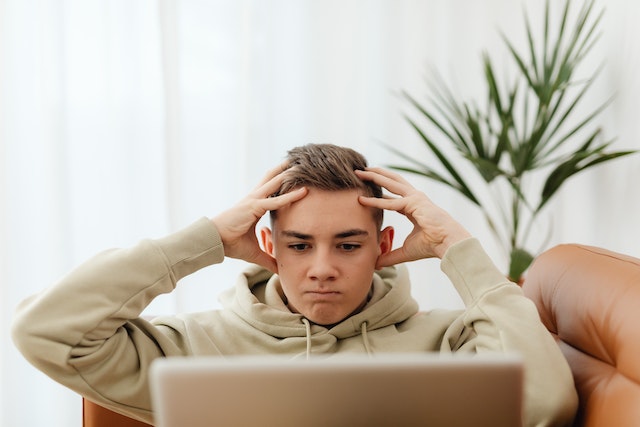 Un influencer de TikTok se enfada porque le siguen bots.